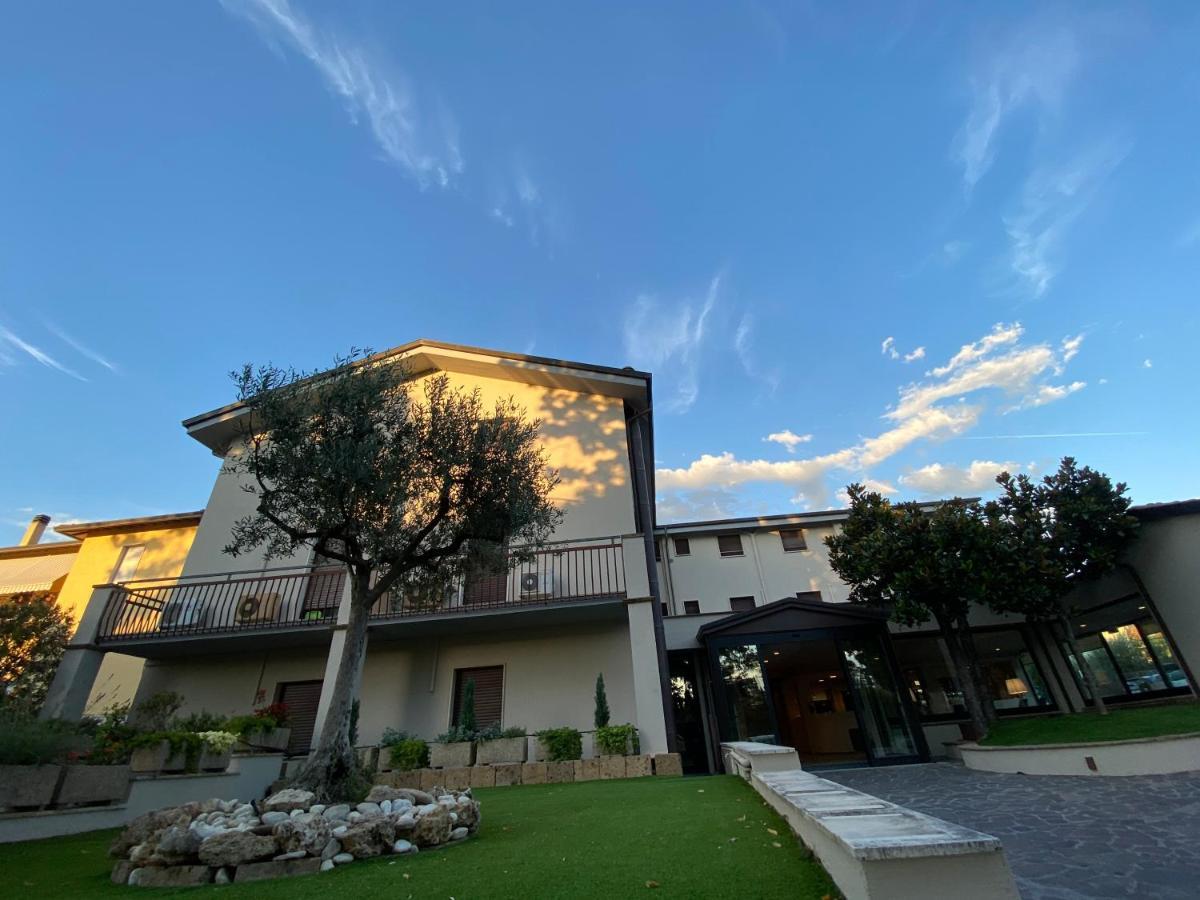 Le Grazie Hotel Asís Exterior foto