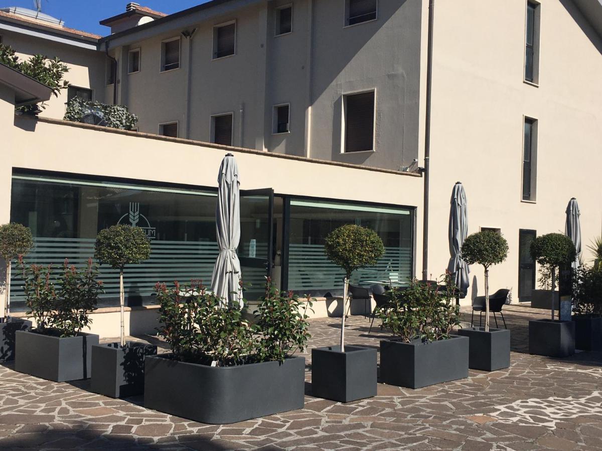Le Grazie Hotel Asís Exterior foto